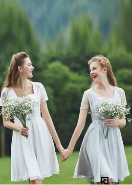 Mini-Brautjungfernkleider aus Chiffon mit gewelltem Ausschnitt und kurzen Ärmeln und Spitze